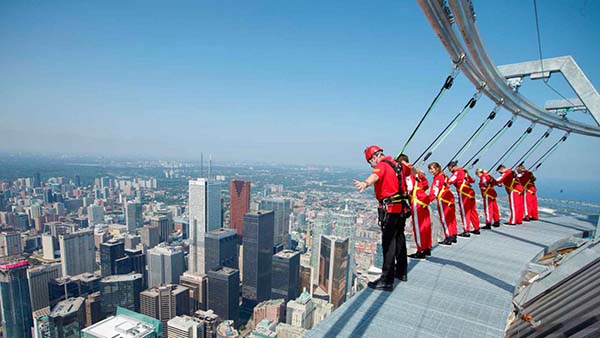 cn tower skywalks
