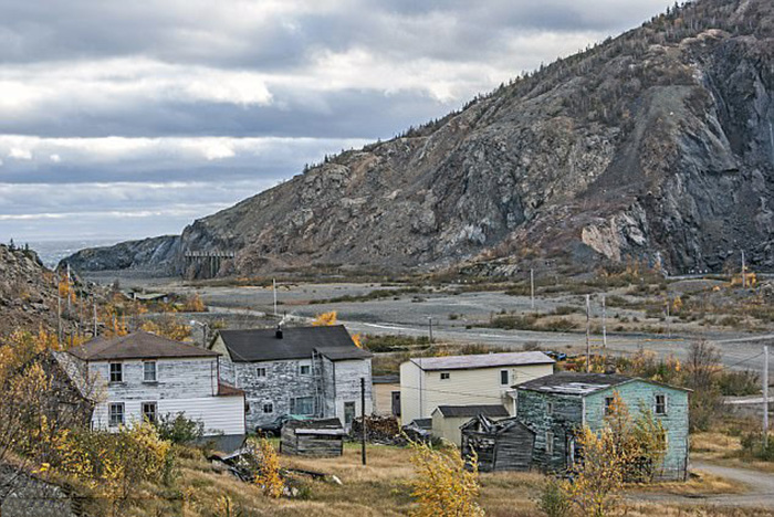 thi tran tilt cove canada 5